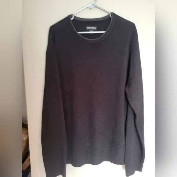 Black Crewneck Sweater, Size XL - Picture 1 of 3